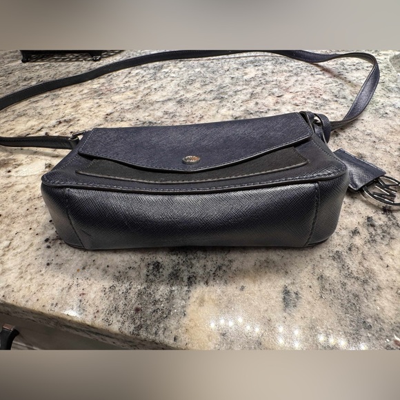 Vintage Michael kors Elegant navy blue Leather Crossbody Bag 9x6in w/ 19in strap - Picture 3 of 14